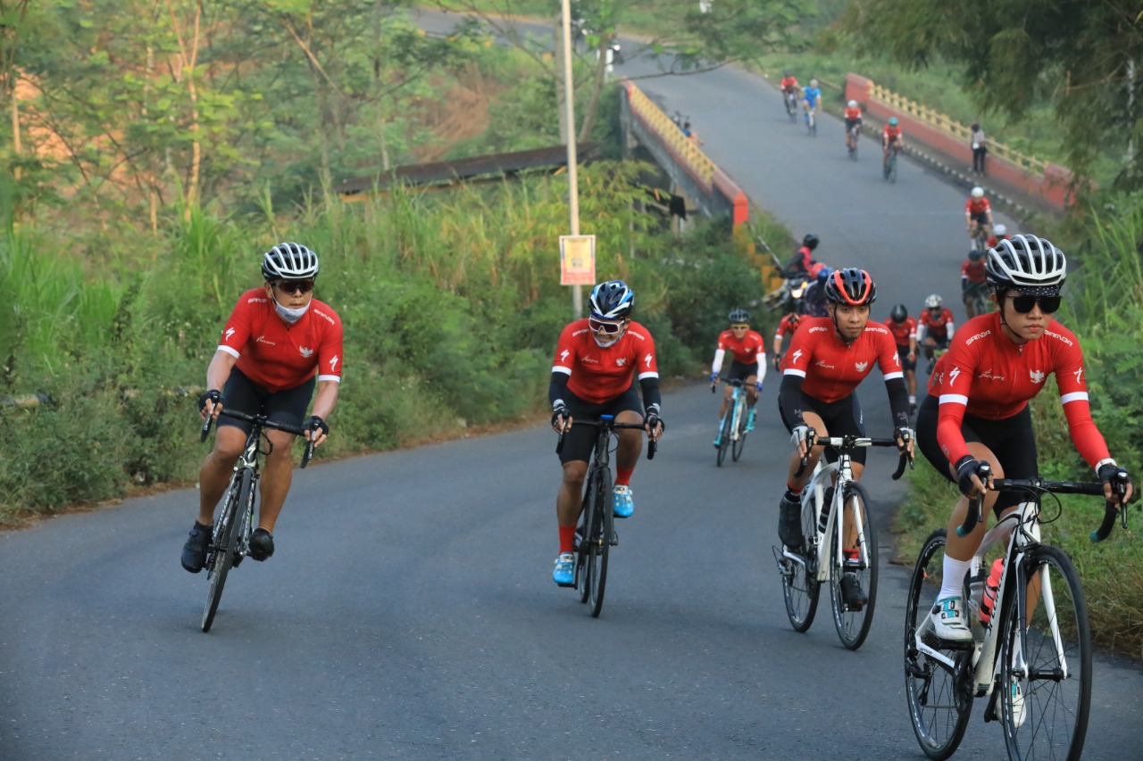 Tour de Borobudur (TdB)  pada 16 Agustus 2020 diikuti oleh anggota dari Polisi dan TNI. (Foto: Istimewa)