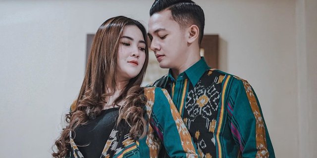 Pasangan Nella Kharisma dan Dory Harsa. (Foto: Instagram)