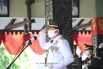 Bupati Pasuruan memimpin Upacara Peringatan HUT Ke-75 RI di Pasuruan. (Foto: Dok Humas)