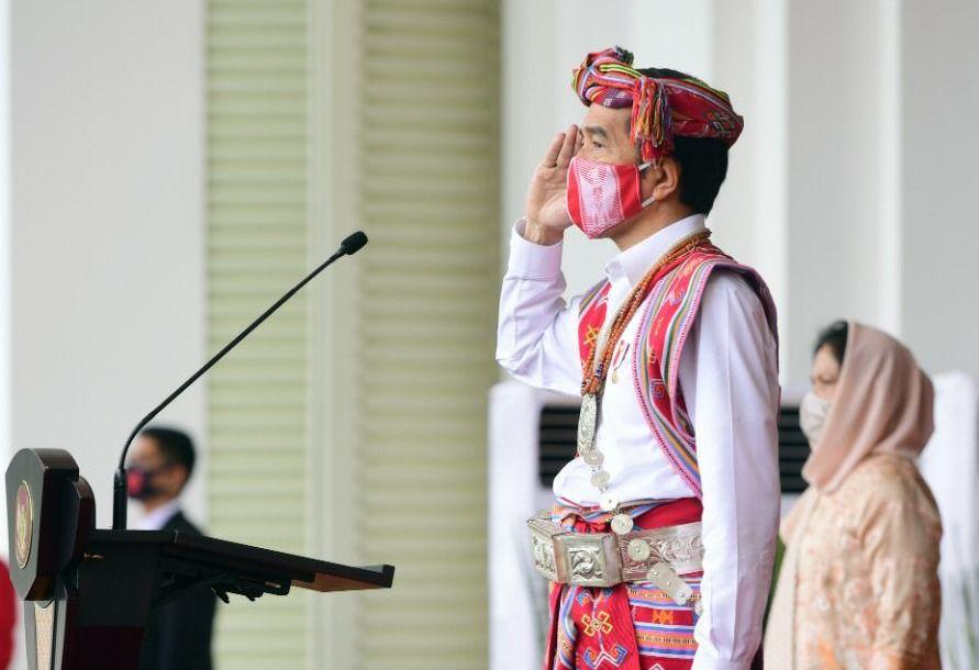residen Joko Widodo memimpin upacara peringatan detik detik proklamai kemerdakaan RI di Istana Merdeka. ( foto: Setpres ).