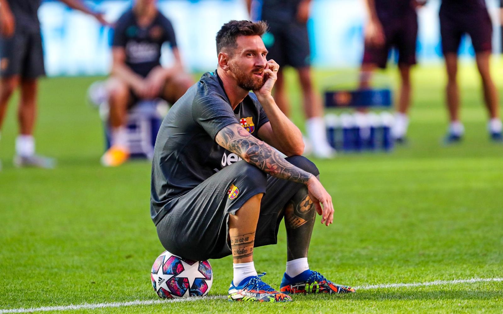 Bintang Barcelona, Lionel Messi dikabarkan sedang bimbang setelah kegagalan Barcelona di berbagai ajang. (Foto: Twitter/@FCBarcelona)