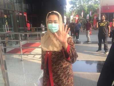 Yenny Wahid ketika keluar dari gedung KPK Jakarta. (Foto: Istimewa)