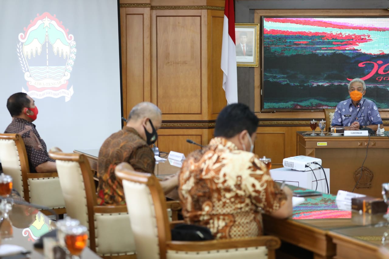 Gubernur Jawa Tengah Ganjar Pranowo saat memberikan dukungan bagi Solo menggelar sekolah tatap muka. (Foto: Ist/Ngopibareng.id)