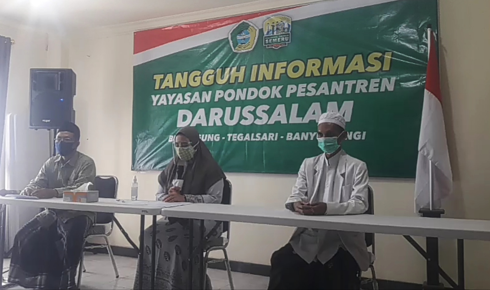 Screenshot press conference yang dilakukan pihak pondok pesantren Darussalam, Blokagung, Tegalsari Banyuwangi yang digelar melalui Facebook, Instagram dan zoom 