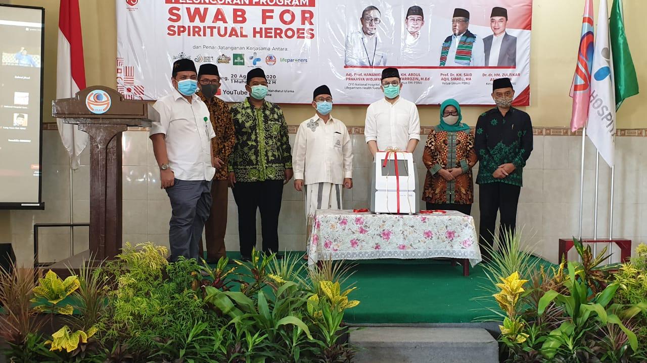 Ketua Asosiasi Rumah Sakit NU (ARSINU), KH Dr Zulfikar As'ad Umar saat launching swab gratis di Jombang. (Foto: rmi-nu)