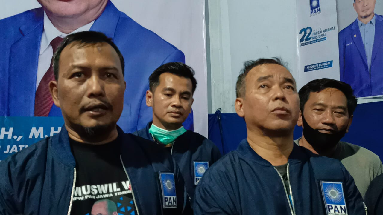 Fachrudin, anggota Majelis Pertimbangan Partai (MPP) DPW Partai Amanat Nasional atau PAN (kanan depan). (Foto: Fendhy Plesmana/Ngopibareng.id)