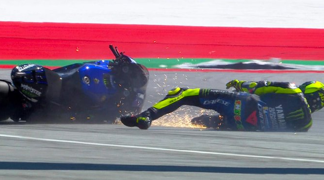 Valentino Rossi jatuh saat Kualifikasi Q1 MotoGP Styria. (Foto: Twitter @motoGP)