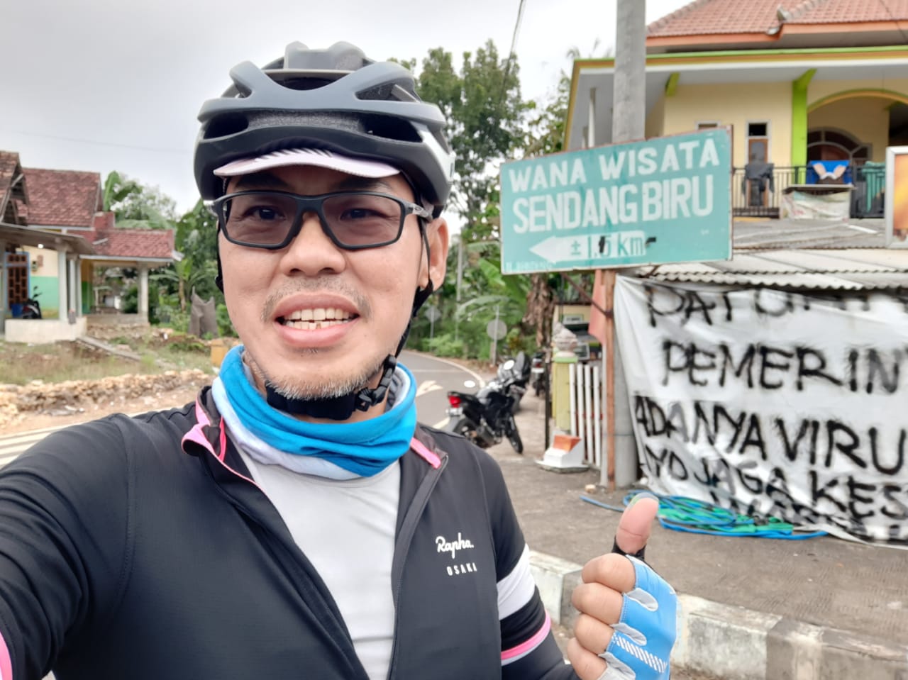 Start pukul 05.00 pagi dari rumah di Surabaya, Jakop Iskandar sudah sampai Sendang Biru, Malang sekitar pukul 13.00 WIB. (Foto: Jakop Iskandar)