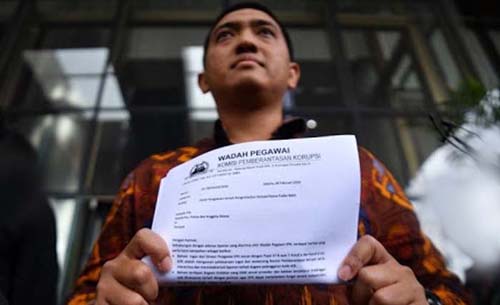 Penyidik KPK Kompol Rissa Purbo  Bekti, yang diberhentikan KPK dengan semana-mena. (Foto:Antara)