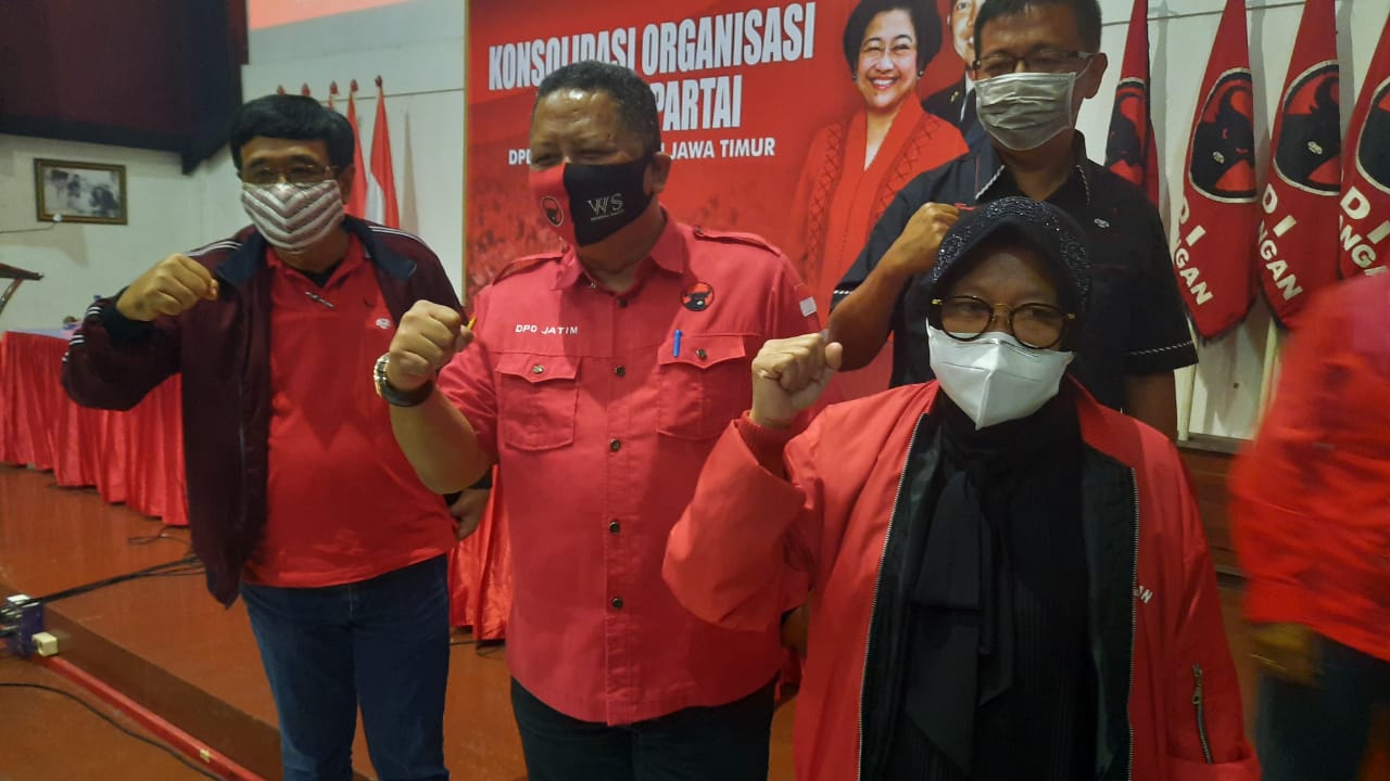 Djarot S. Hidayat, Whisnu Sakti Buana, dan Walikota Surabaya Tri Rismaharini di DPD PDI Perjuangan Jawa Timur, Minggu 30 Agustus 2020. (Foto: ALief Sambogo/Ngopibareng.id)