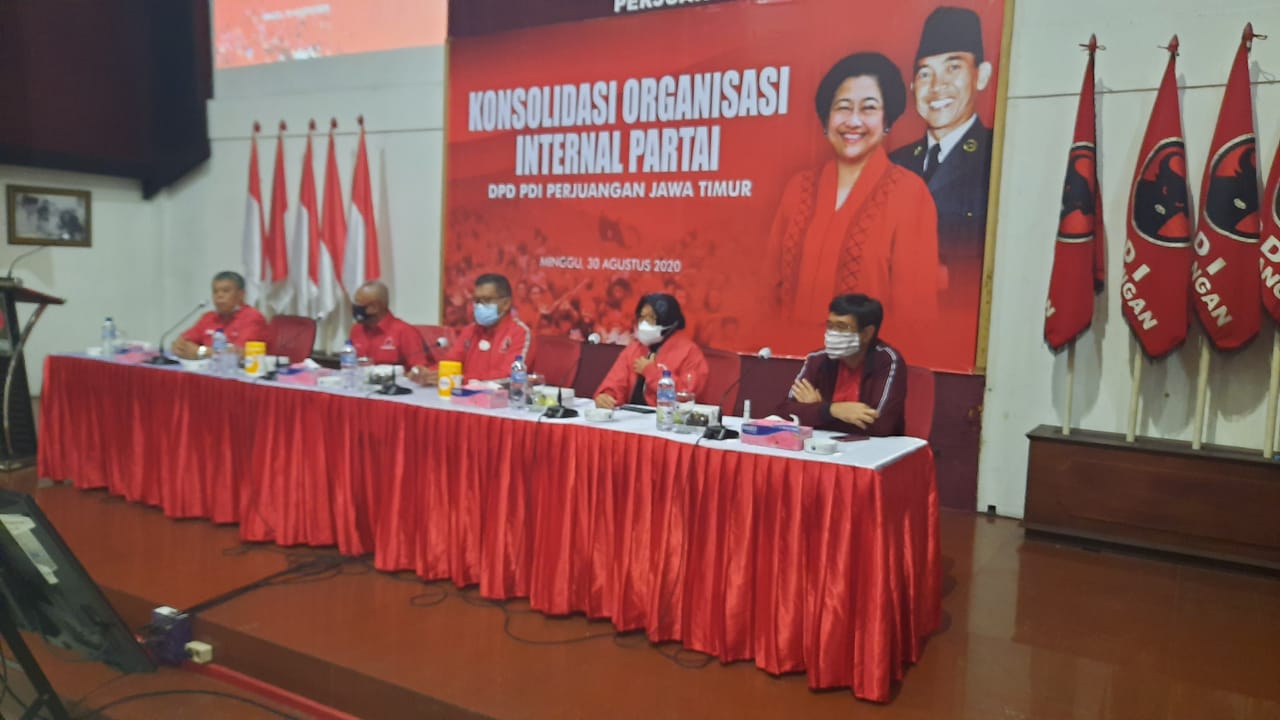 Suasana rapat konsolidasi internal partai PDI PErjuangan. (foto: Alief Sambogo/ngopibareng.id)