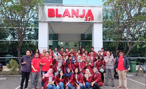 Blanja.com dan karyawannya, yang akan ditutup Telkom. (Foto:Telkom)