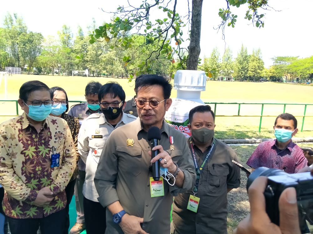 Menteri Pertanian (Mentan) RI Syahrul Yasin Limpo saat berkunjung ke PT Petrokimia Gresik, Jawa Timur. (Foto: Azharil Farich/Ngopibareng.id)