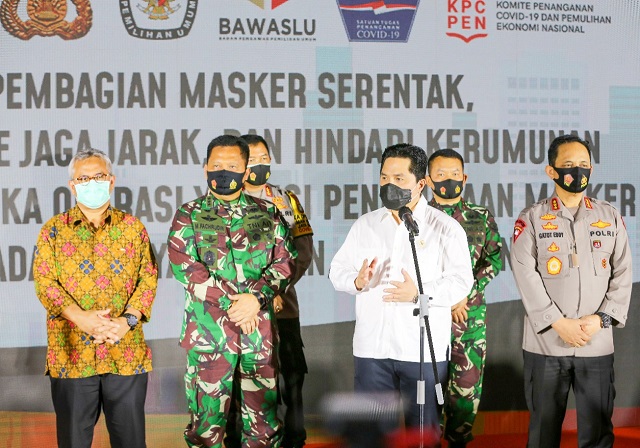 Pencanangan Operasi Yustisi yang diawali dengan pembagian 34.355.019 masker secara serentak bersama Menteri BUMN, Erick Tohir. (Foto: Dok. Satgas Covid-19)