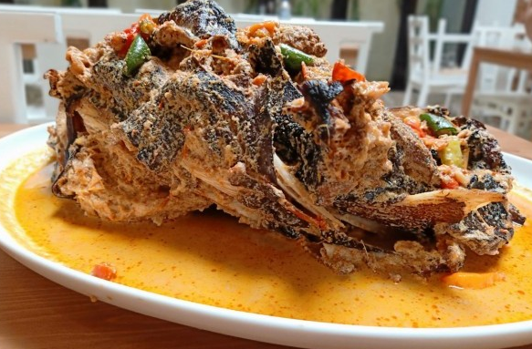 Ilustrasi menu makan kepala ikan manyung. (Foto: Google)