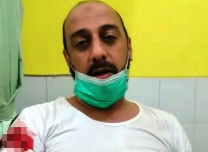 Syekh Ali Jaber ditusuk orang tak dikenal di bagian lengan kanan, pada Minggu 13 September 2020. (Foto: YouTube Syekh Ali Jaber)