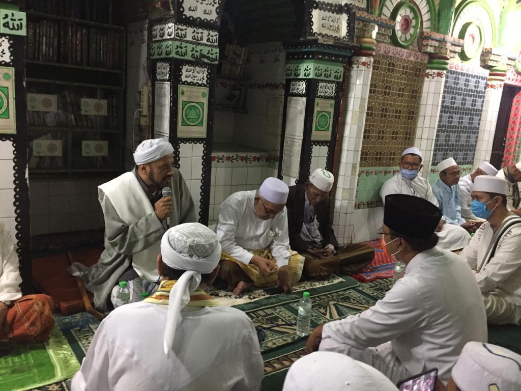 Habib Taufik dan Saifullah Yusuf hadir di tahlilan Bu Nyai Fatimah. (Foto: Ngopibareng.id)