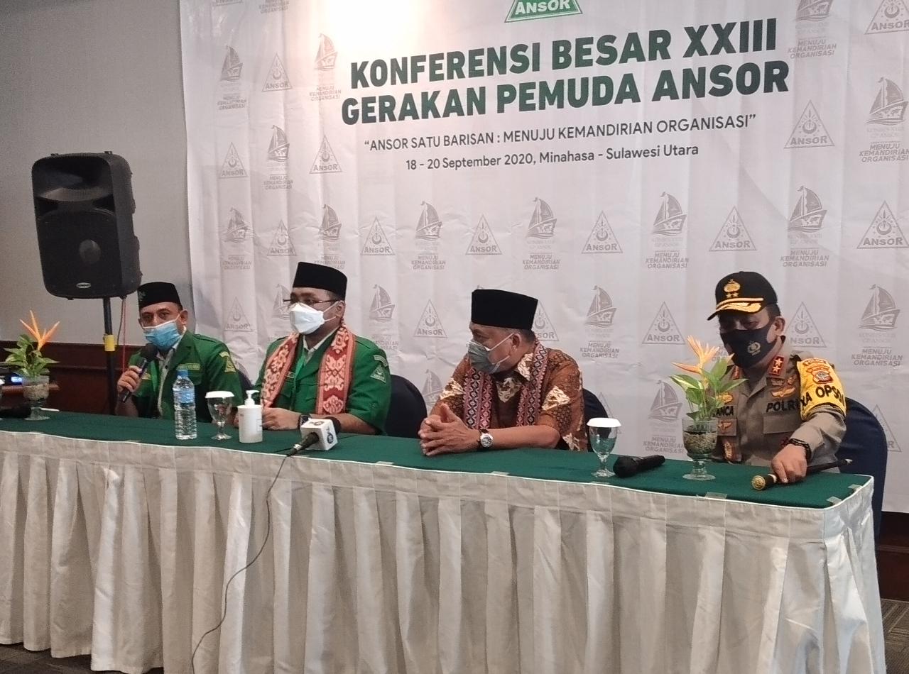 Ketua PW GP Ansor Sulawesi Utara Yusra Alhabsyi (kiri) bersama Gus Yaqut di Minahasa, Sulawesi Utara. (Foto: gp-ansor)
