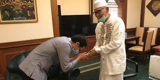 KH Miftachul Akhyar ketika menerima Mendikbud Nadiem Makarim di PBNU Jakarta, belum lama ini. (Foto: pbnu)
