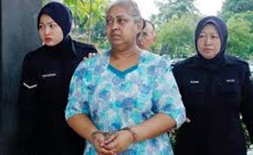 Ambika MA Shan (tengah), majikan yang ditutuh bunuh pembantu asal Indonesia Adelina Lisao, dibebaskan Mahkamah Banding Malaysia. (Foto:Bernama)