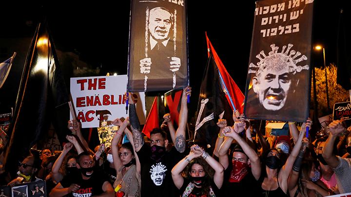 Ribuan warga Israel berkumpul di Yerusalem tuntut Benjamin Netanyahu mundur dari kursi Perdana Menteri. (Foto: The Arab News)