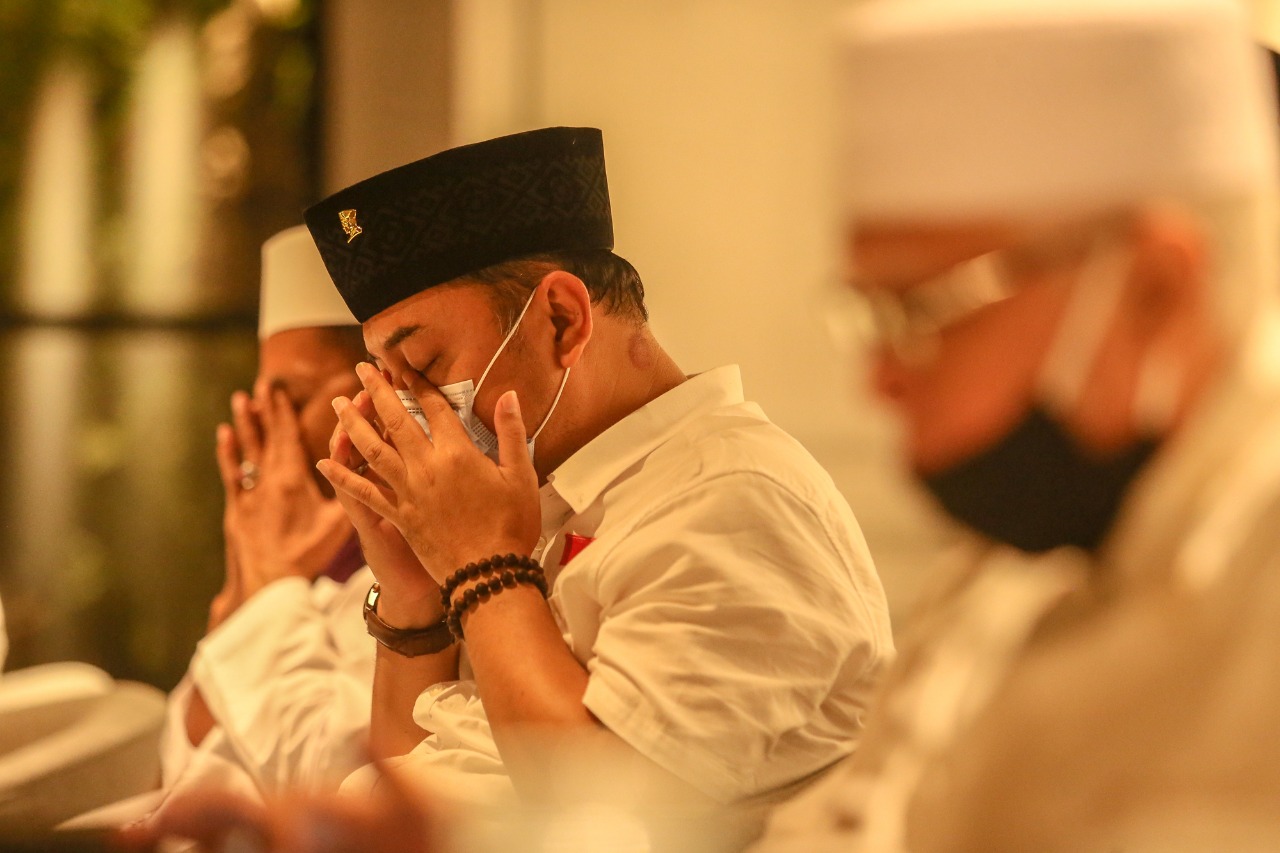 Calon Walikota Surabaya Eri Cahyadi ketika bertemu dengan para Kyai NU. (Foto: PDI Perjuangan)
