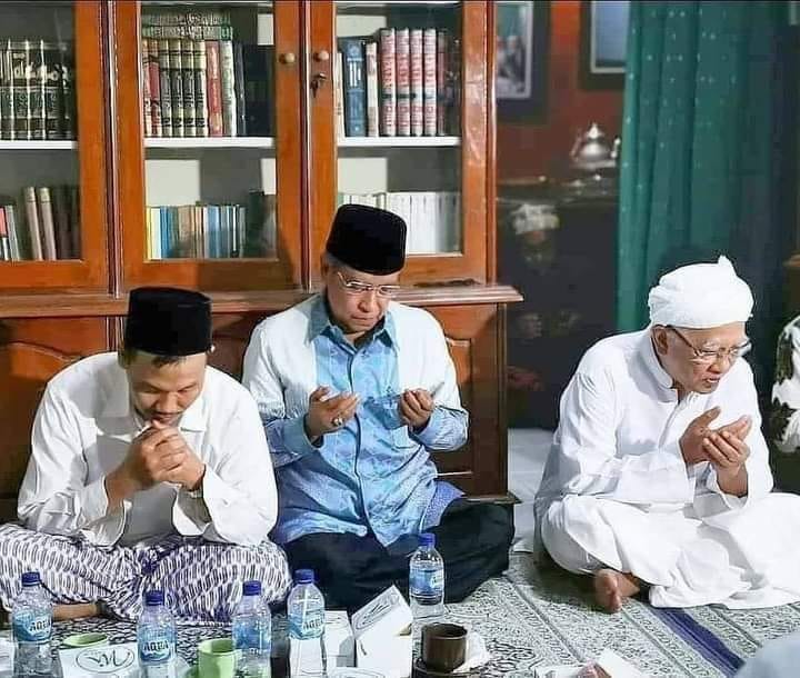 Gus Baha' ketika bersama KH Said Aqil Siroj dan KH A Mustofa Bisri (Gus Mus) di Rembang. (Foto: Istimewa)