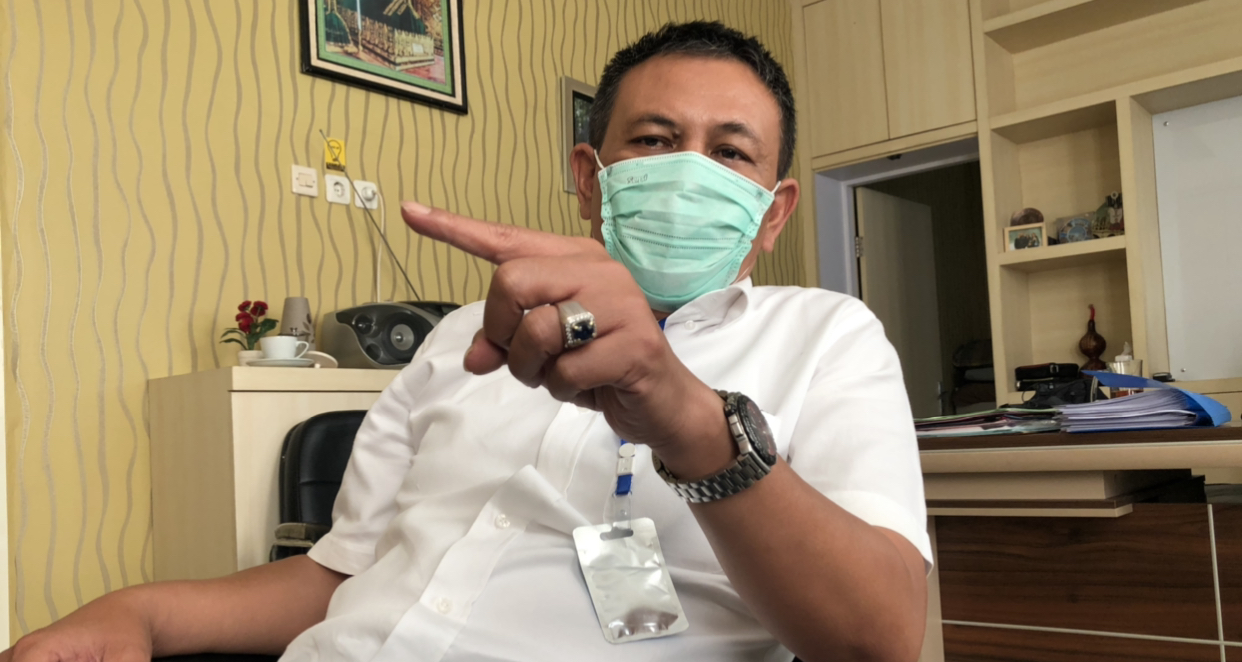 Kepala BPB Linmas Surabaya, Irvan Widyanto, ketika berada di kantornya, 1 Oktober 2020. (Foto: Andhi Dwi/Ngopibareng.id)