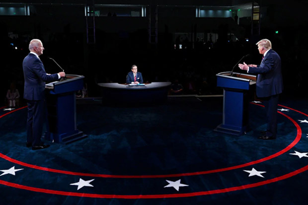 Debat Capres Amerika Serikat yang kacau. 