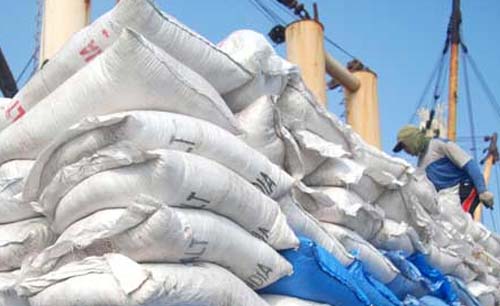 Presiden ijinkan impor garam industri, kata Menko Kemaritiman dan investasi Luhut Binsar Panjaitan. (Foto:Garam.Co)