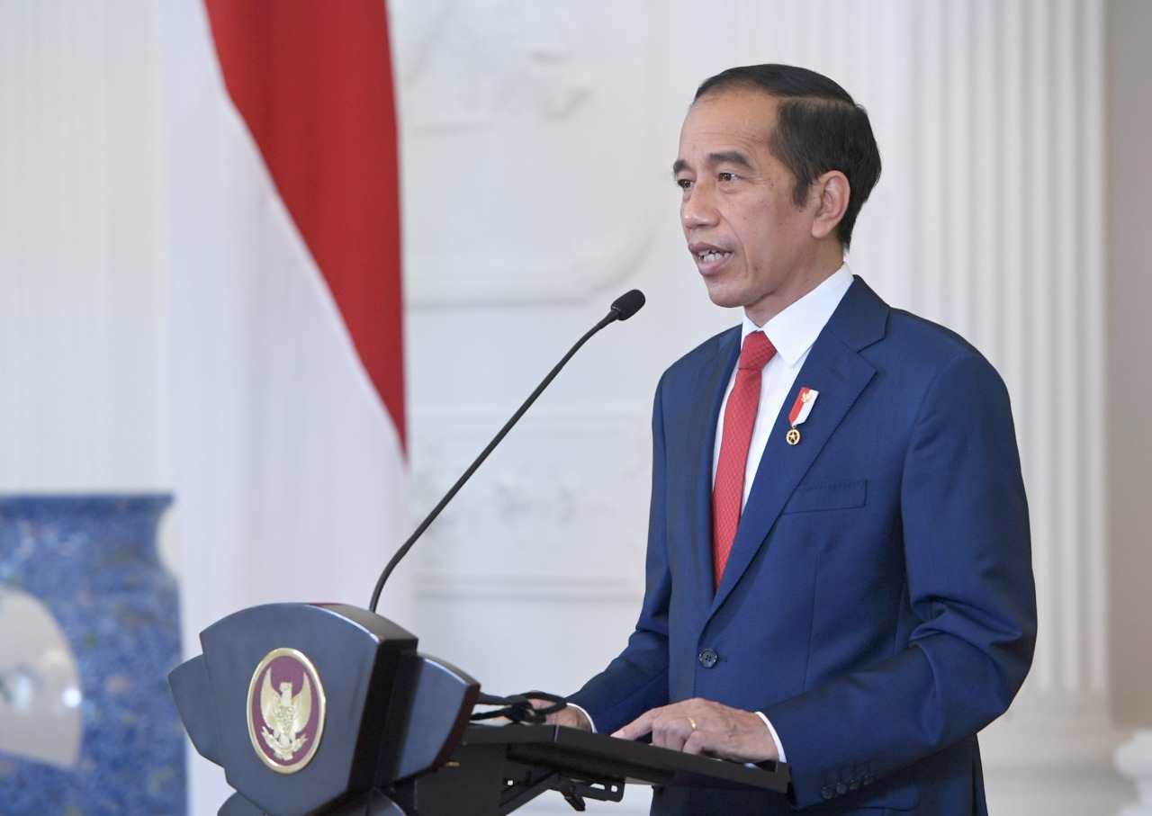 Presiden Jokowi pada rapat terbatas menyinggung rendahnya mutu garam rakyat. (Foto: Setpres)