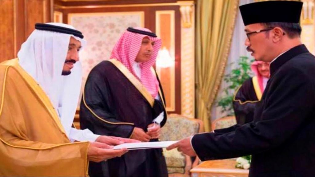 KH Dr Agus Maftuh Abegebriel, Duta Besar RI di Arab Saudi bersama Raja Salman bin Abdul Aziz. (Foto: Istimewa)
