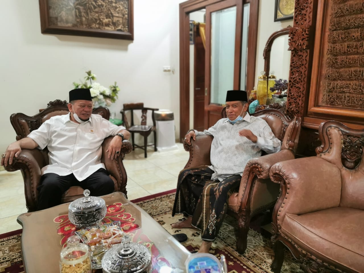 KH Said Aqil Siroj saat menerima kunjungan Ketua Dewan Perwakilan Daerah (DPD) RI, AA LaNyalla Mahmud Mattalitti. (Foto: Istimewa) 