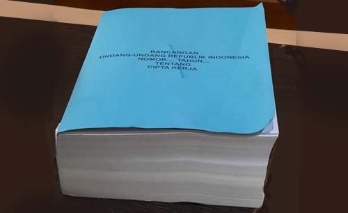 Draf RUU Omnibus Law berubah lagijadi 1035 halaman. (Foto:istimewa)
