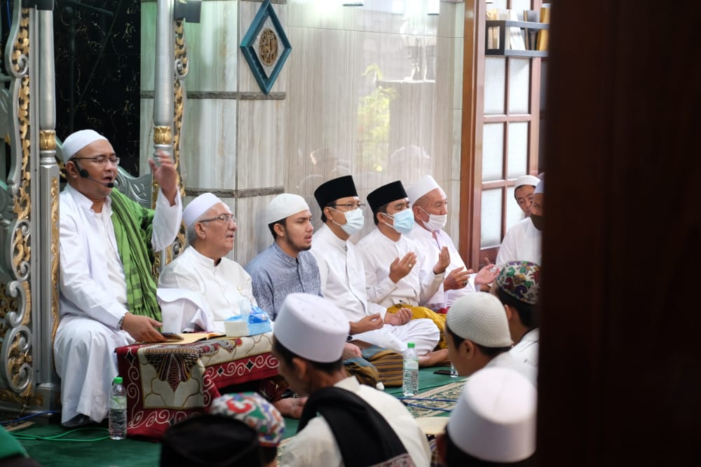 Majelis taklim Selasa Pahing di Masjid Baitul Muttakin, Krapyakrejo, Kota Pasuruan, Selasa, 13 Oktober 2020. (Foto: Ist/Ngopibareng.id)