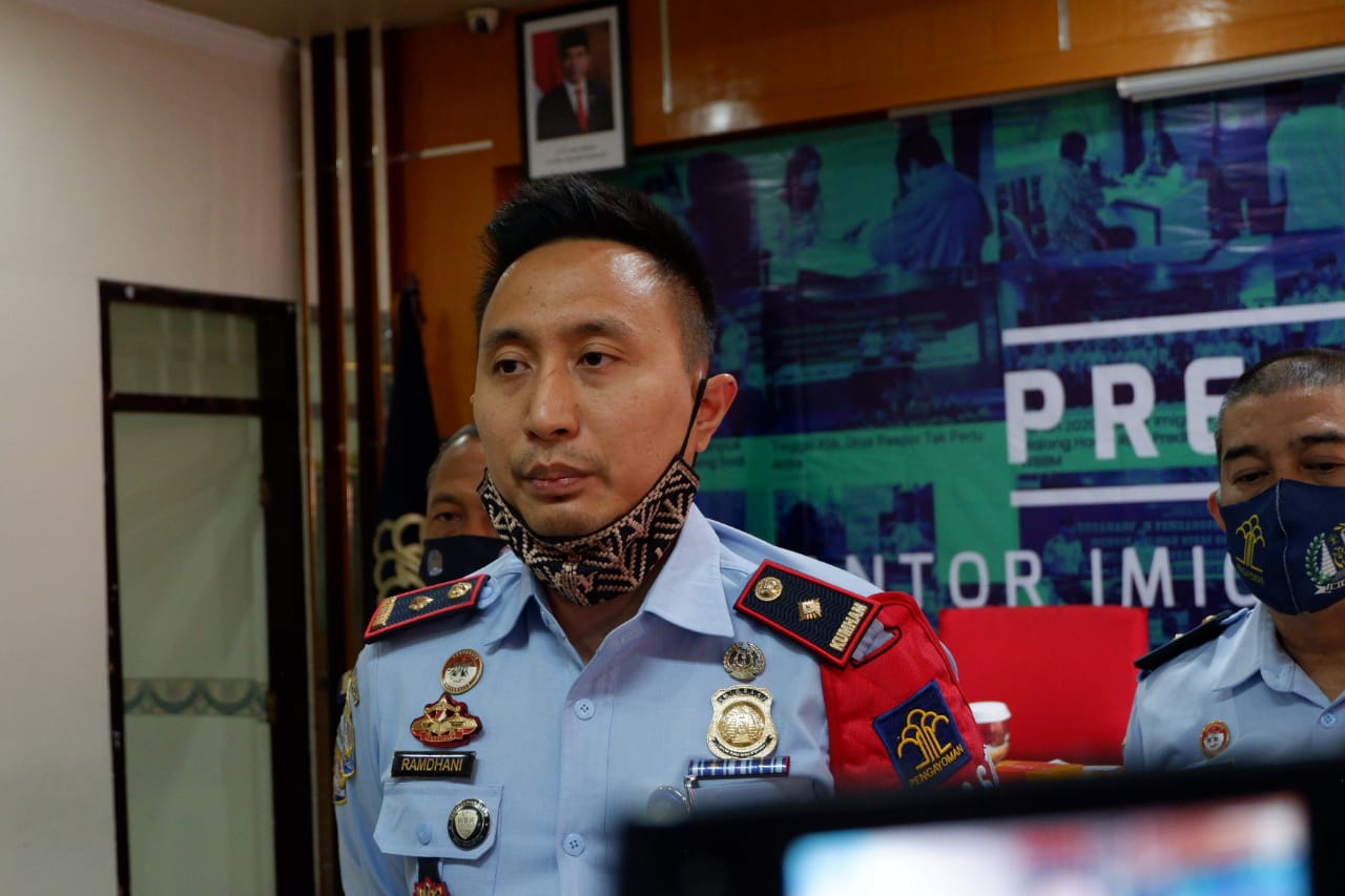 Kepala Kantor Imigrasi Kelas 1 TPI Malang, Ramdhani saat ditemui di kantornya. (Foto: Istimewa)