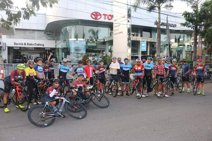 Sebanyak 30 cyclist anggota Tendbir turing ke Pantai Klayar Pacitan tanggal 4 Oktober lalu. (Foto: Istimewa)