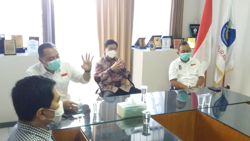 Calon Walikota Surabaya Eri Cahyadi, ketika bertemu dengan BAMAG Kota Surabaya. (Foto: PDI Perjuangan)