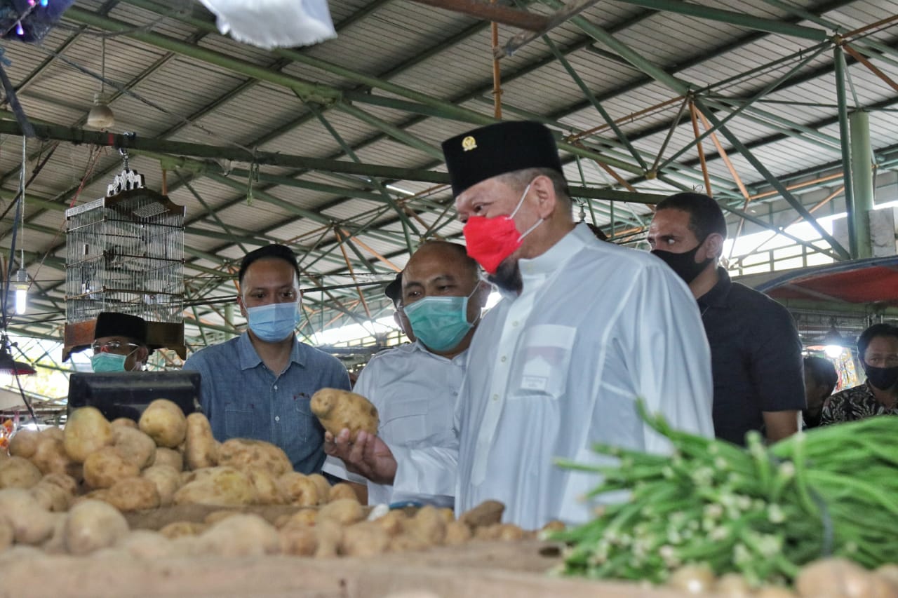 Ketua DPD RI, LaNyalla Mahmud Mattalitti mengunjungi Pasar Puspa Agro di Sidoarjo, Jumat 16 Oktober 2020. (Foto: Istimewa)