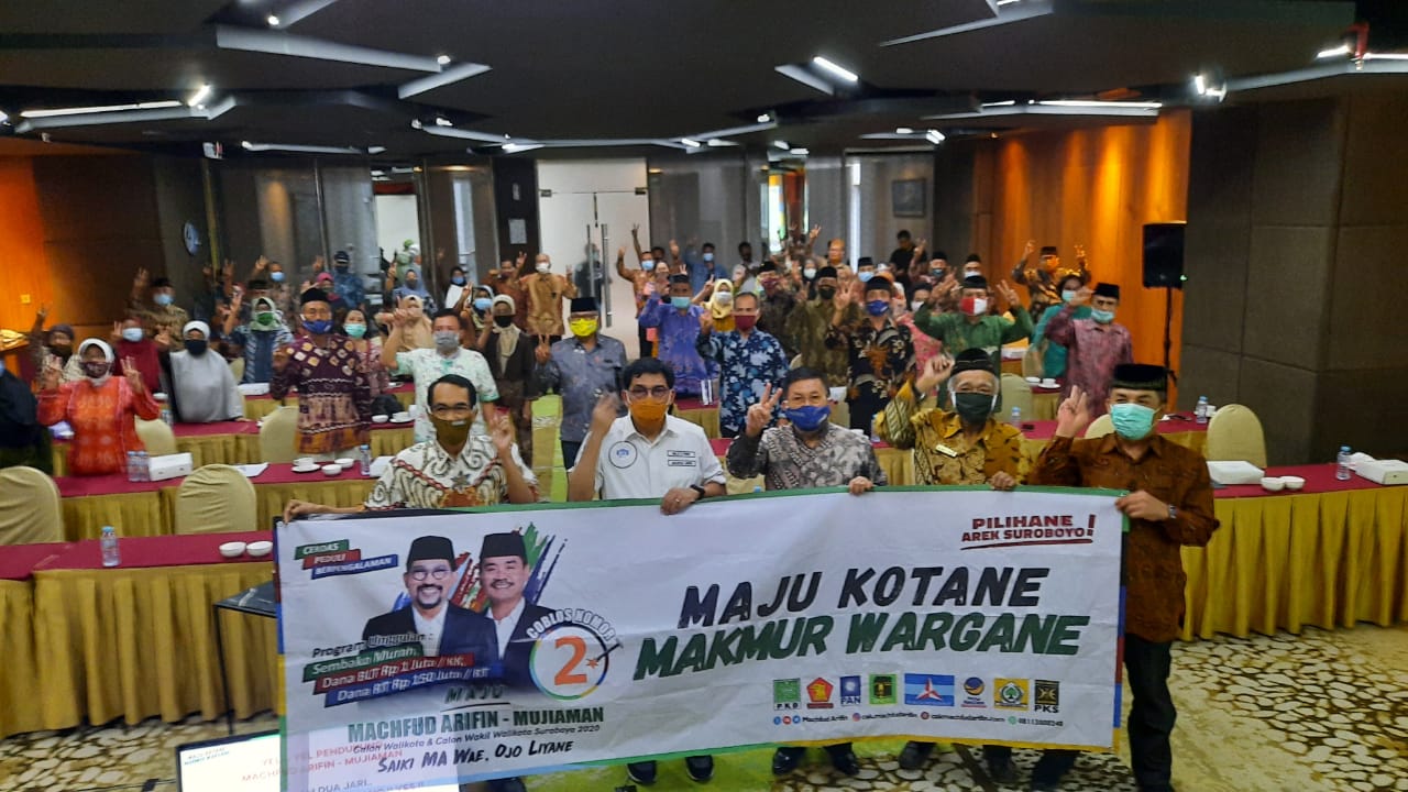 Cawali Kota Surabaya, Machfud Arifin bersama dengan para purnawirawan Polri dalam pertemuan di Hotel Mercure, Surabaya, Sabtu 17 Oktober 2020. (Foto: Fariz Yarbo/Ngopibareng.id)