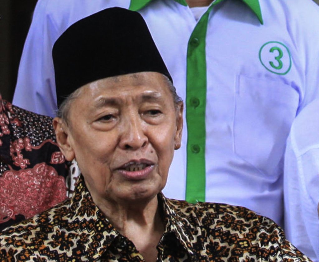 Hamzah Haz, Wakil Presiden ke-9 RI, pendamping Presiden ke-5 RI Megawati. (Foto: istimewa)