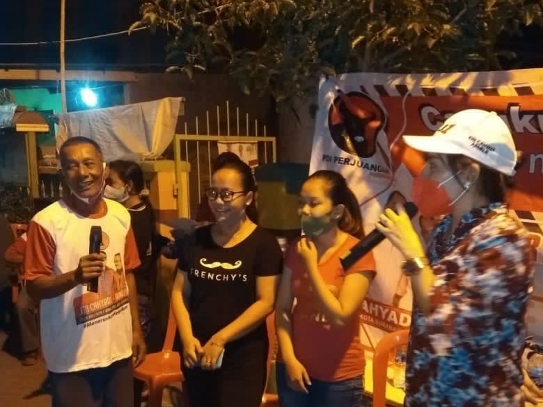 Kampanye Eri Cahyadi-Armuji oleh Anggota DPRD Kota Surabaya Fraksi PDI Perjuangan, Ashri Yuanita di Surabaya Utara. (Foto: PDI Perjuangan)