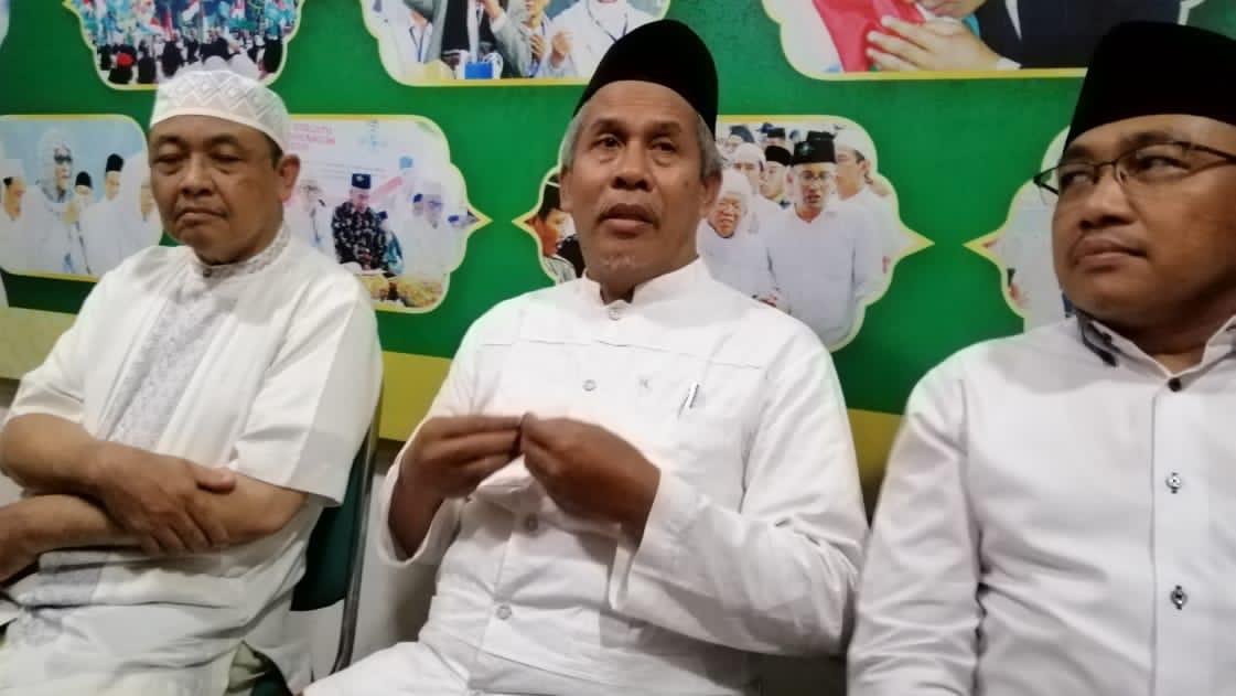 Ketua PWNU Jatim, KH Marzuqi Mustamar (Tengah) (Foto: Andhi Dwi/Ngopibareng.id)