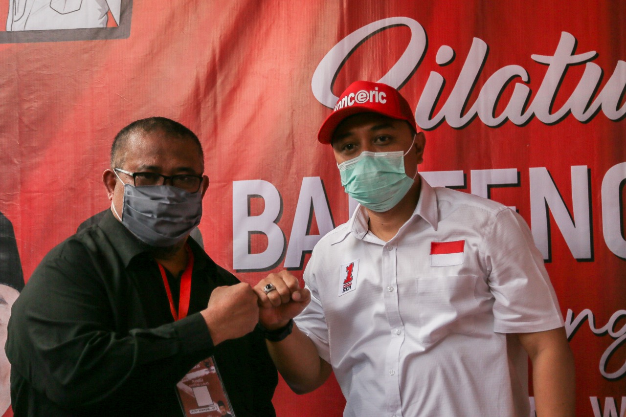 Eri Cahyadi ketika bertemu dengan Saleh Mukadar cs di Kantor DPC PDIP Surabaya. (Foto: PDI Perjuangan)