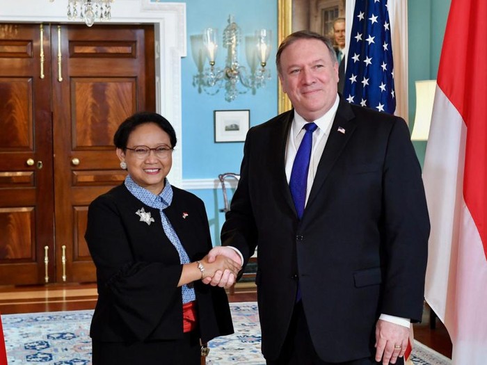 Menteri Luar Negeri Indonesia, Retno Marsudi bersama Menteri Luar Negeri Amerika Serikat (AS), Mike Pompeo. (Foto: kemlu) 