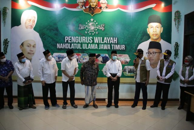 Jajaran Pengurus Wilayah Nahdlatul Ulama (PWNU) Jawa Timur di masa pandemi Covid-19. (Foto: dok/Ngopibareng.id)