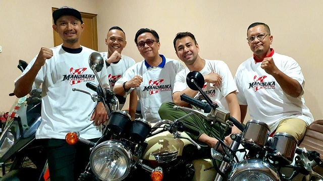 Raffi Ahmad bersama Tim MotoGP Indonesia atau Mandalika Racing Team Indonesia (MRTI). (Foto: Dok. MRTI)