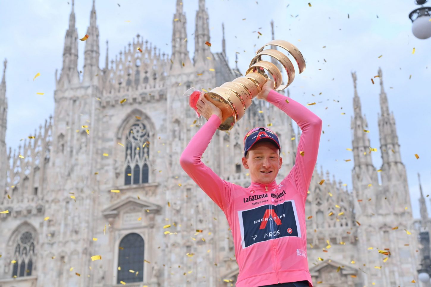 Tao Geoghegan Hart (Ineos Grenadiers) memenangkan Giro d'Italia 2020 tanpa pernah mengenakan maglia  rosa sepanjang lomba. (Foto: Istimewa)