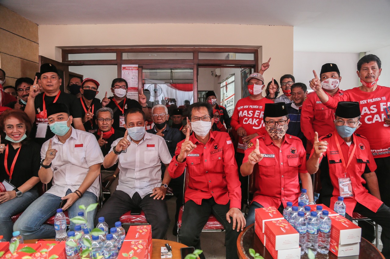 Adi Sutarwijono dan jajaran DPC PDIP Surabaya yang solid menangkan Eri Cahyadi dan Armuji. (Foto: PDI Perjuangan)