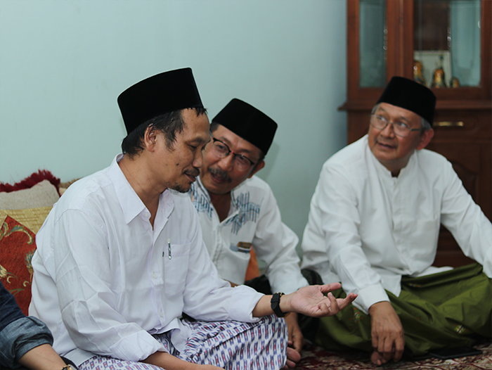 KH Ahmad Bahauddin Nursalim bersama KH Muhammad Nafi, Pengasuh Ponpes Mahasiswa Al-Hikam Malang. (Foto: Istimewa)